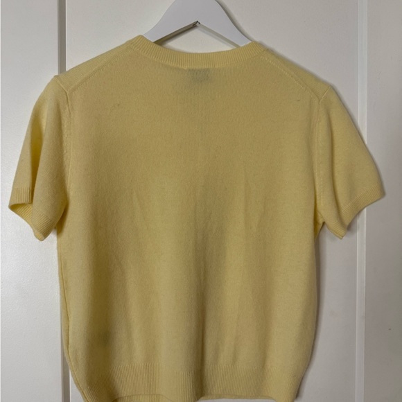 Aritzia SHORTSLEEVE
CREW
BUTTER YELLOW - Picture 6 of 6